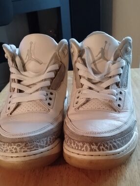 White and Light Gray Jordan Sz 10.5 Men's Basketball Sneakers - Air Jordan